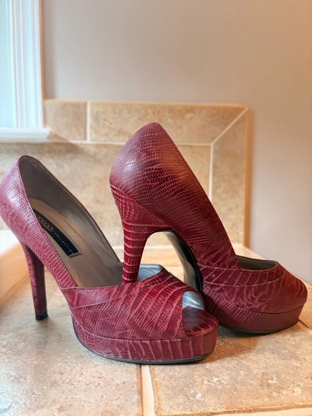 Purple Lizard-Texture Peep-Toe Platform Heels